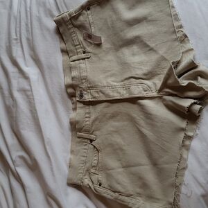 Old Navy Women's Sky-Hi Cut-Off Jean Shorts in Stone - Size 22